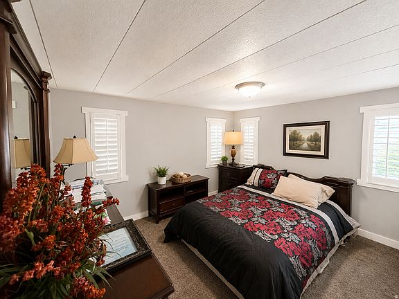 5th image of 1600 W Spring St #8