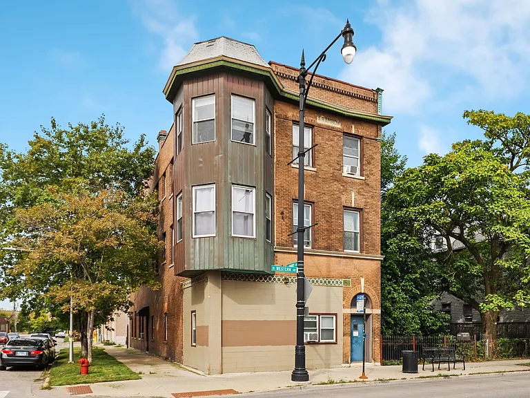 3100 N Western Ave — Photo 1