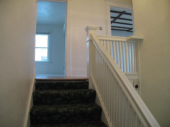 3rd image of 1604 W Fredonia Ave APT B