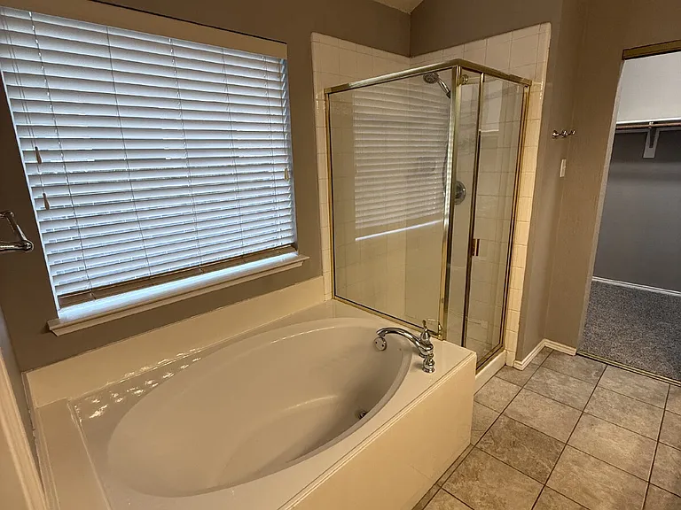 6105 Comfort Dr — Photo 18