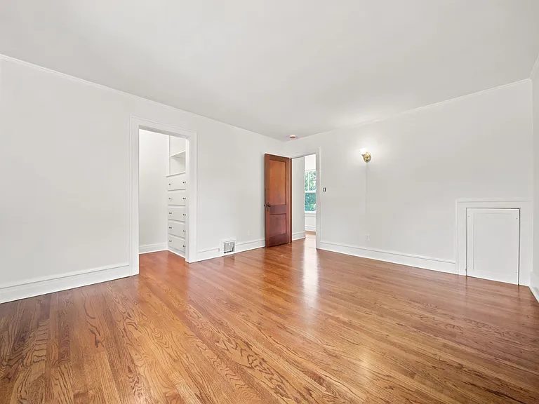 1110 N Wheaton Ave — Photo 14