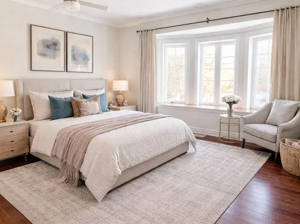 1529 Queen St E, Toronto, ON M4L 1E5