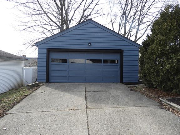 5th image of 314 E Baird Ave