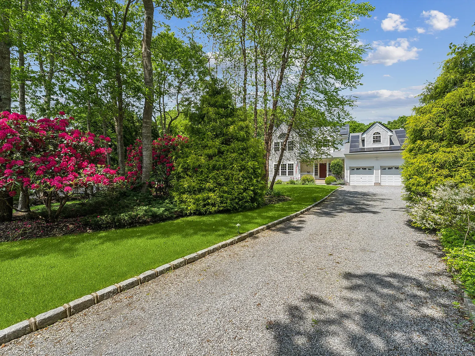 Spacious Westhampton Home with Pool near Tennis — Photo 2