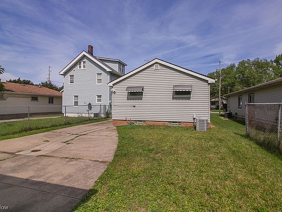 2nd image of 170 William St