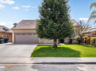 9015 Autumn Sunset Dr, Bakersfield, CA 93311