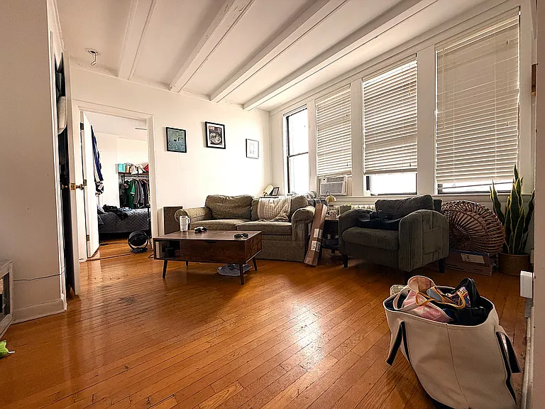 26 Commonwealth Ter #18 — Photo 8