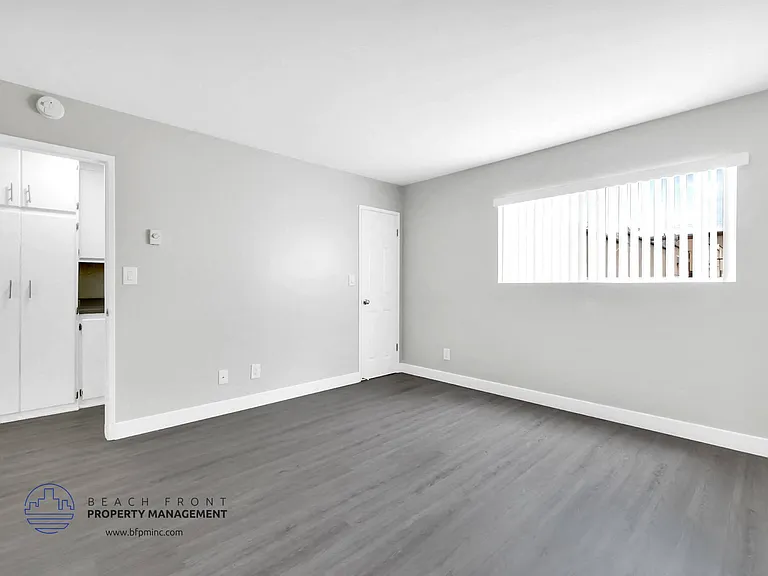 910 Enterprise Avenue — Photo 2