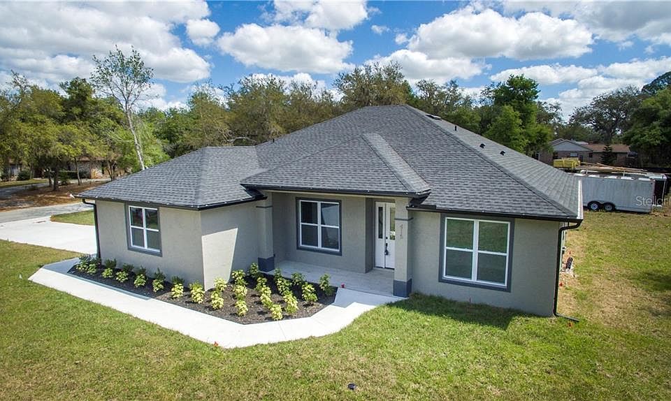 1st image of 415 E Viscaya Cir