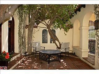 4th image of 644 S Citrus Ave