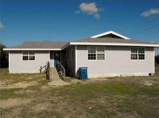 1772 W McClung Ave, Aransas Pass, TX 78336