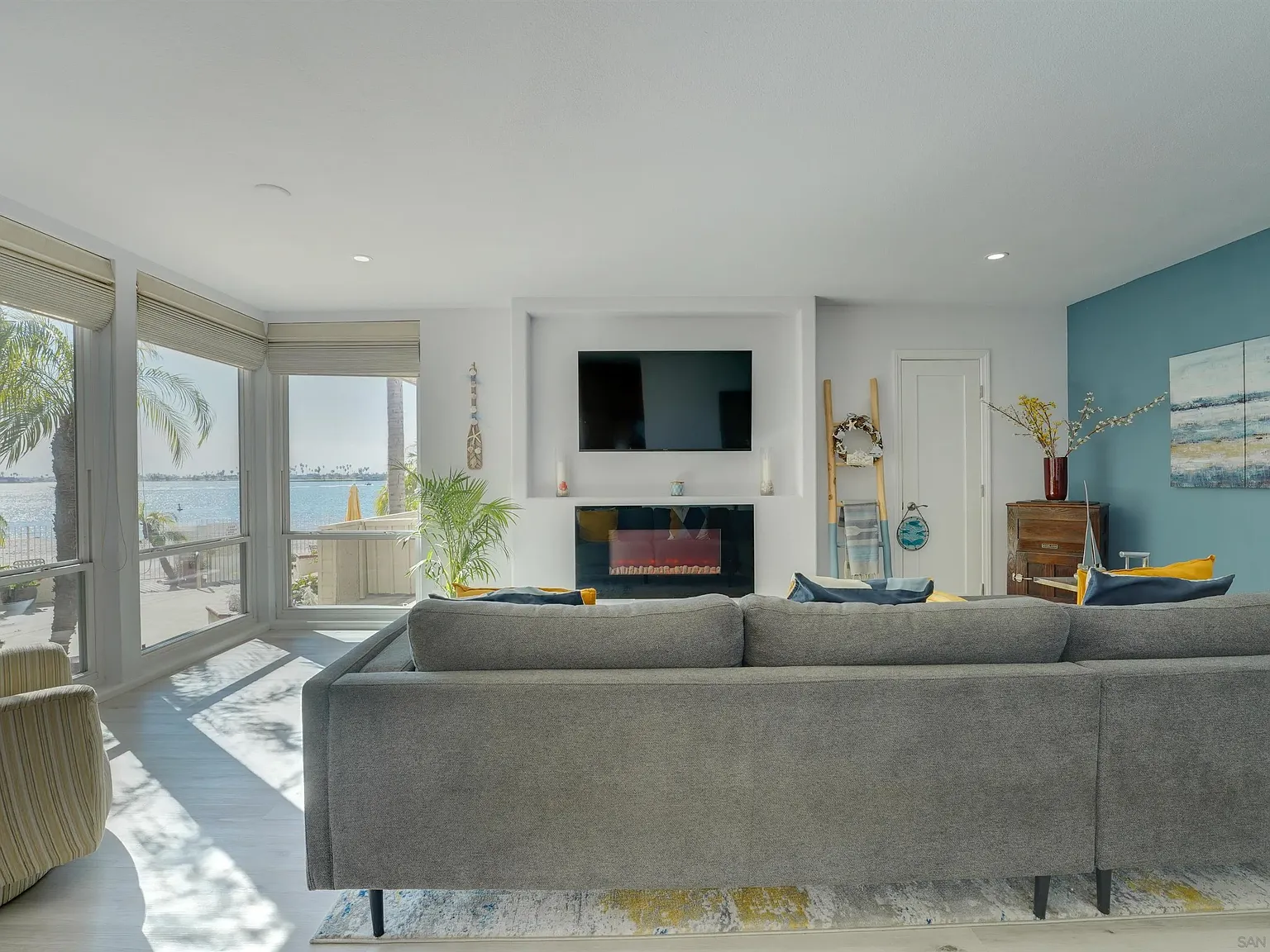 Riviera Shores — Photo 2