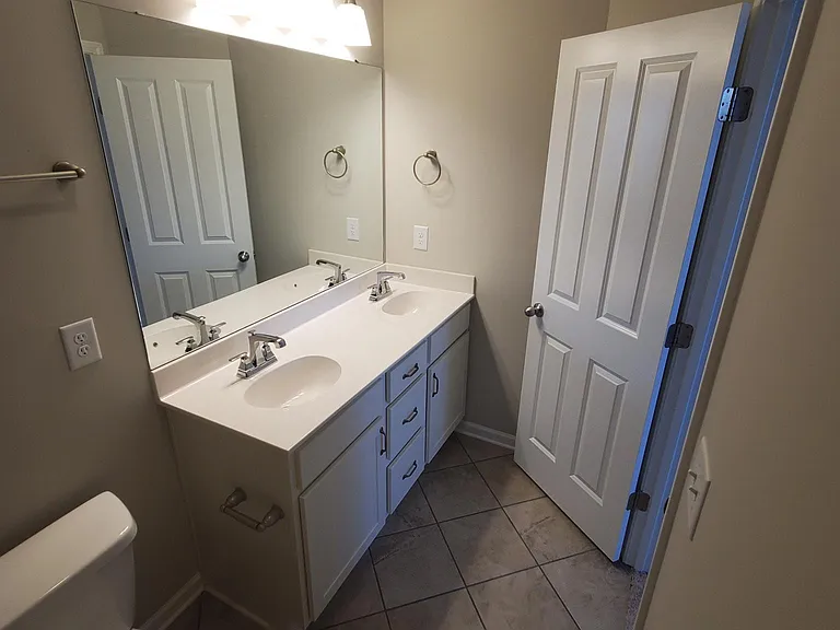 320 Kinsale Dr — Photo 18
