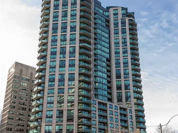 300 Bloor St E #905, Toronto, ON M4W 3Y2