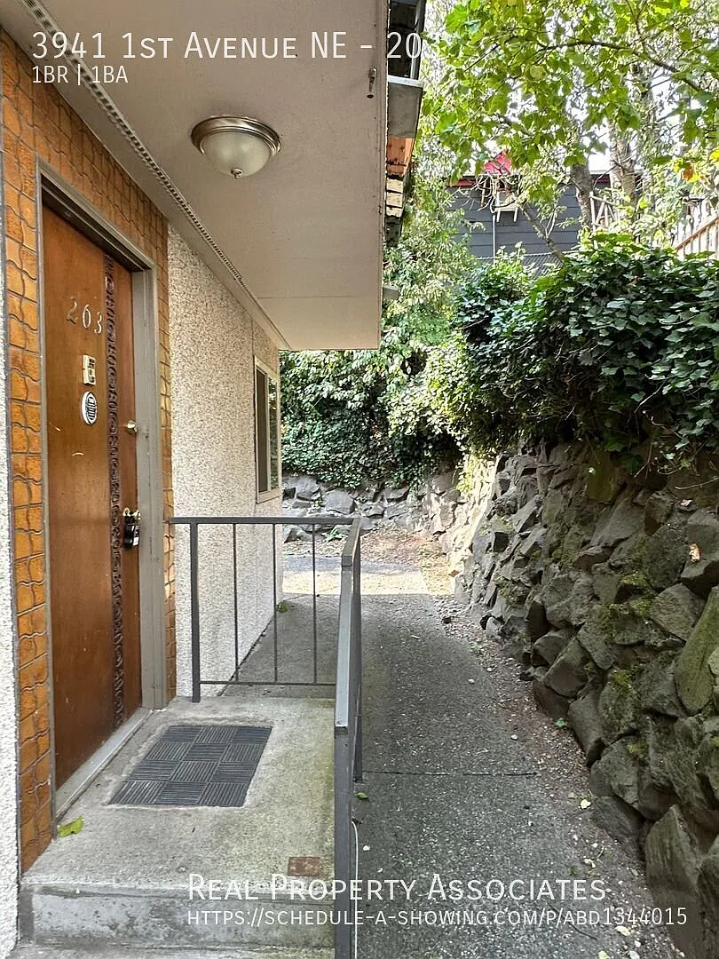 Secluded Wallingford Apartment with Parking and Storage — Photo 2