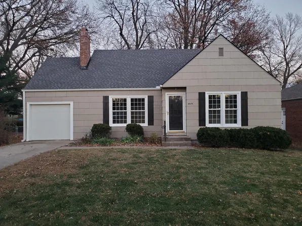 5829 Marty St, Overland Park, KS 66202