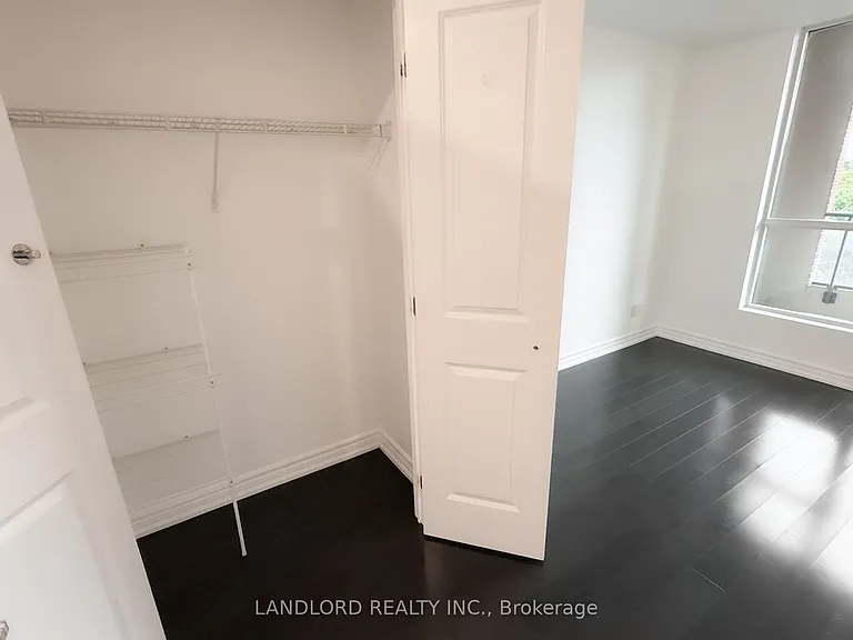 23 Glebe Rd W #521 — Photo 7