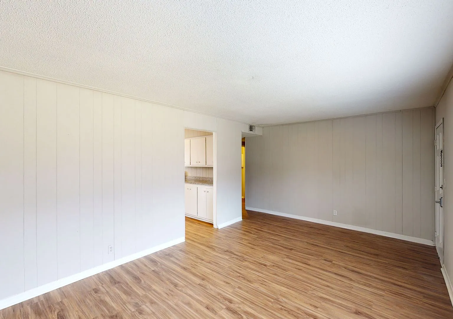 Pinopolis Apartments — Photo 3