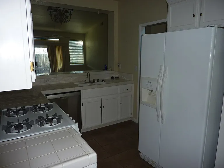 140 Oxburough Dr — Photo 10