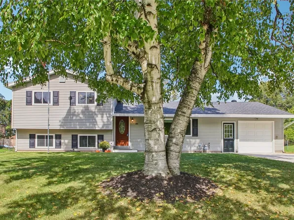 89 Mountbatten St, Rochester, NY 14623