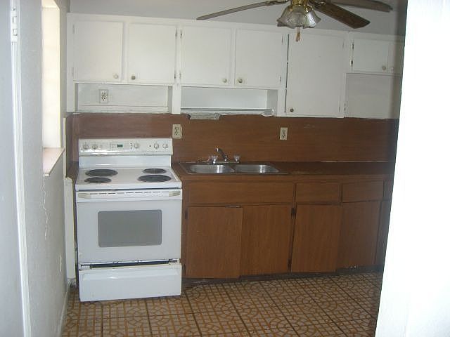 UNIT 1 KITCHEN