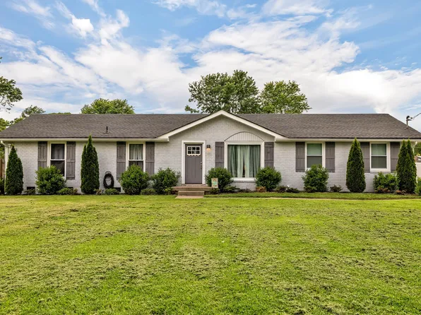 219 Wessington Pl, Hendersonville, TN 37075