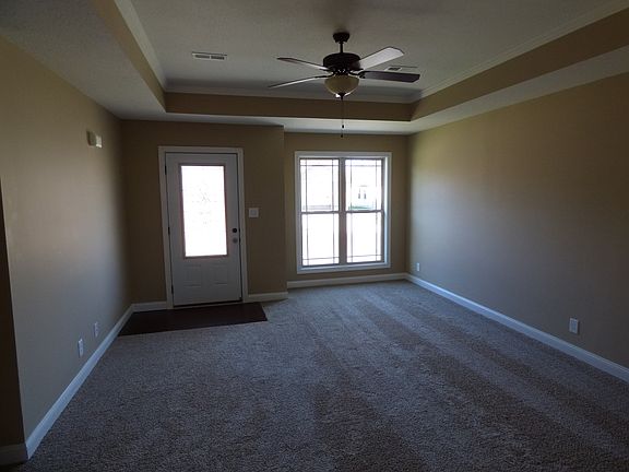 4th image of 441 N Magnolia Dr