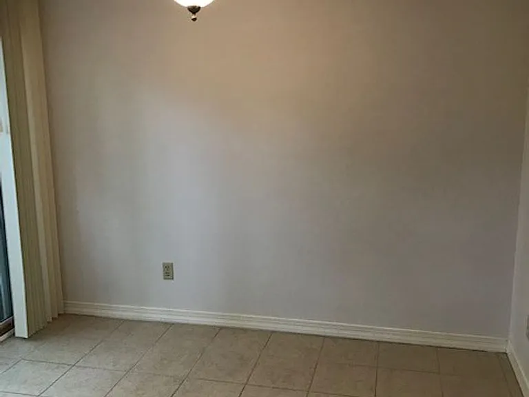 1376 N Oakland Ave #9 — Photo 4
