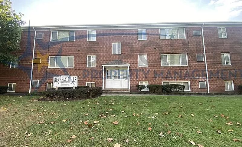1st image of 24600 Euclid Ave #202