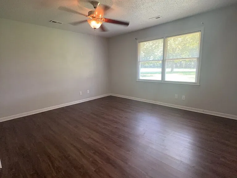 135 Yates Ln — Photo 8