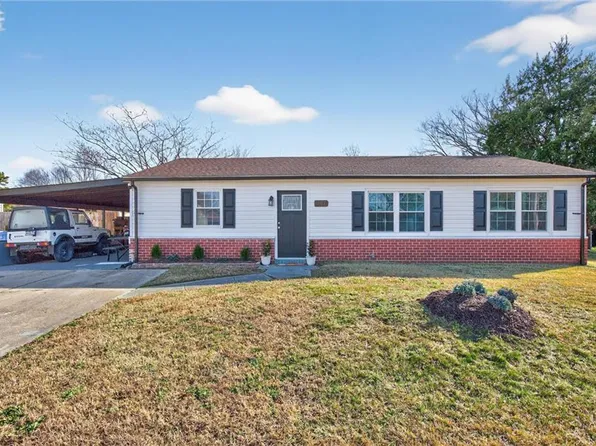 2957 Candlewood Cir, Chesapeake, VA 23324