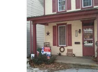 212 E High St, Womelsdorf, PA 19567