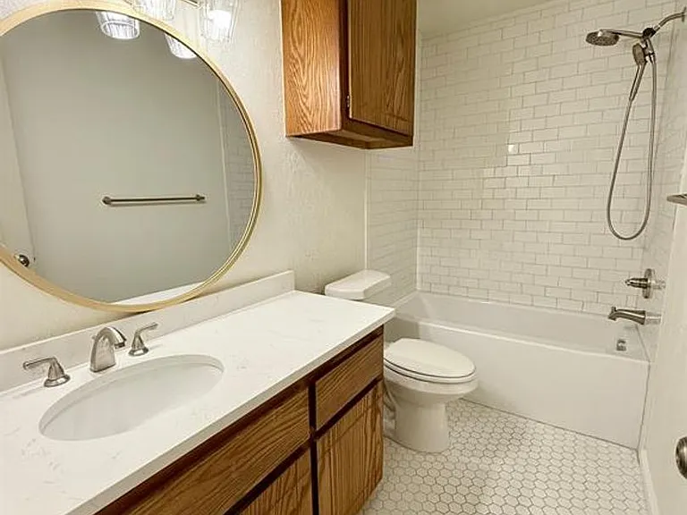 1800 Hillcrest Dr — Photo 12