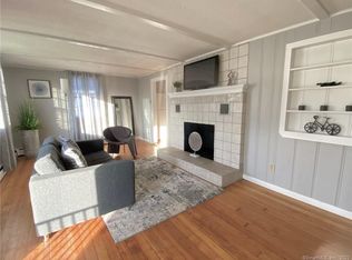 4 Seabreeze Rd, Old Saybrook, CT 06475