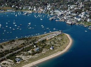 17 Chappaquiddick Ave, Edgartown, MA 02539