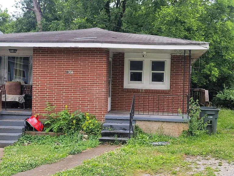 1302 Arlington Ave #A — Photo 2