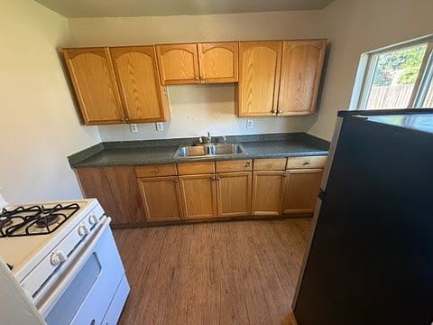 1st image of 333 Moore Ave