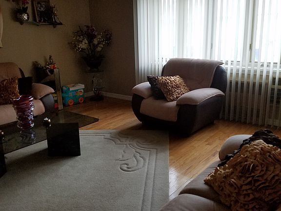 3rd image of 2066 E 54th St #1