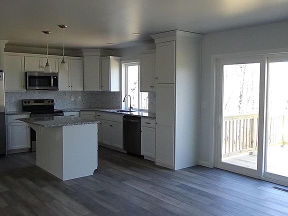 5th image of 746 Hilltop Rd