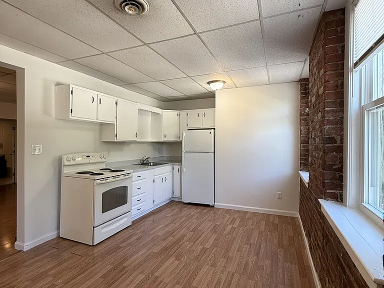 100 River St #3F — Photo 2