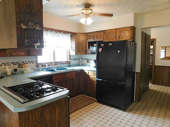 4th image of 1580 Riverview Dr