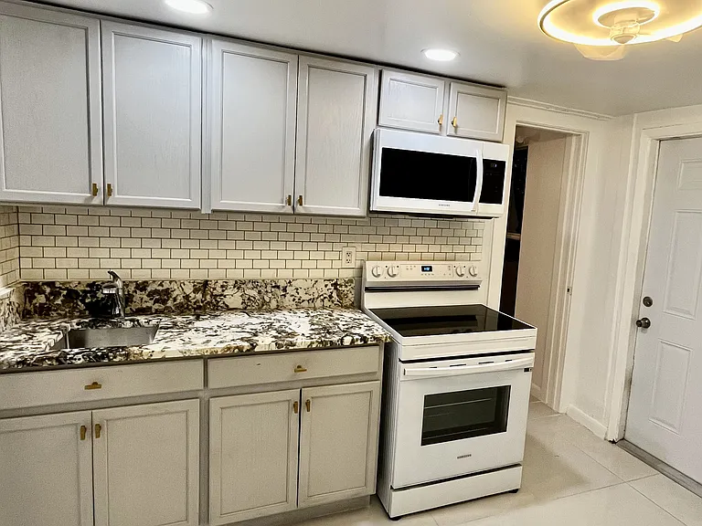 920 SW 29th Way #2/1 — Photo 15