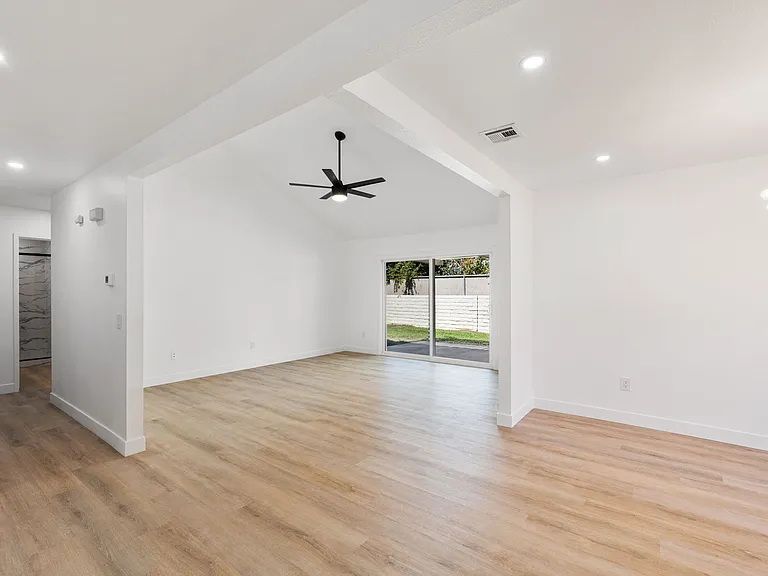 74930 San Simeon Dr — Photo 3