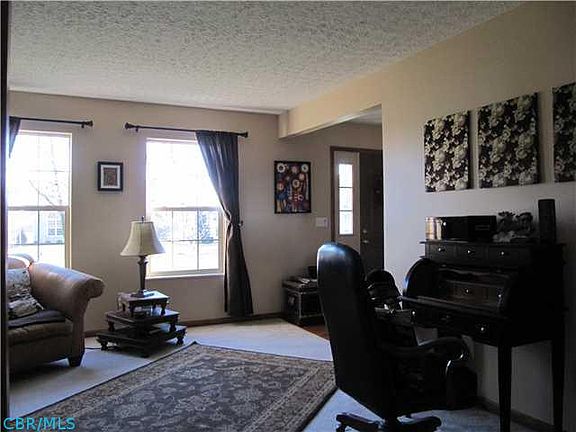 2nd image of 1033 Greythorne Pl