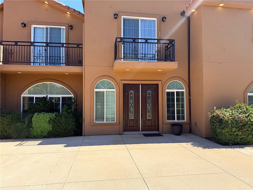 1st image of 27370 Stonehenge Cir