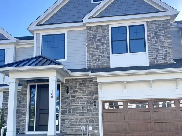 186 Woodmont Circle Riv, Westwood, NJ 07675