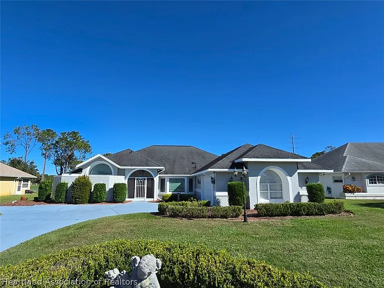 2922 Wynstone Dr — Photo 1