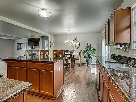 4th image of 14415 W Lindenwood Dr