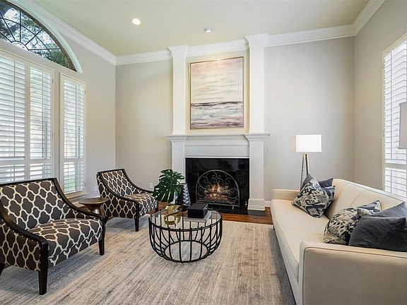 3rd image of 5628 Crowndale Dr