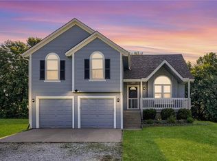 22415 S Knight Ter, Peculiar, MO 64078